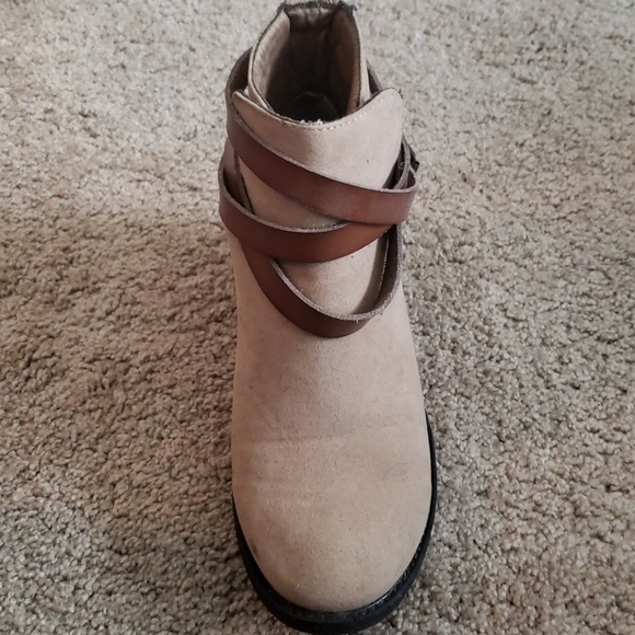 ankle booties - Picture 3 of 6